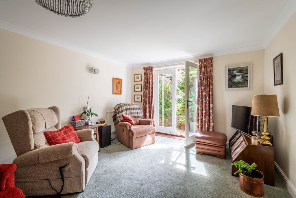 2 bed flat for saleCastle Heights, Lynton EX35 photo 4