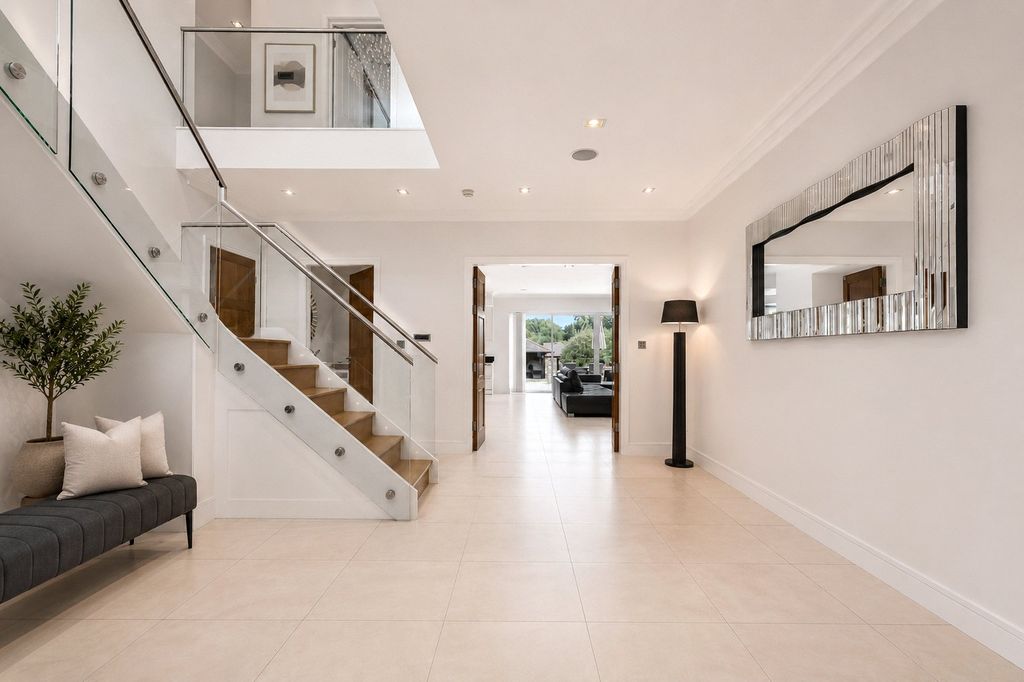 Additional image 3 of 7 bed detached house for saleManor Road, Potters Bar, Hertfordshire EN6
