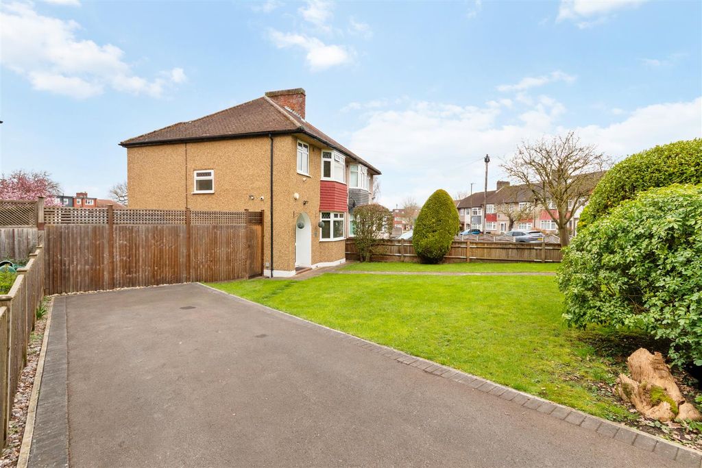 Additional image 12 of 3 bed semi-detached house for saleNorthernhay Walk, Morden SM4