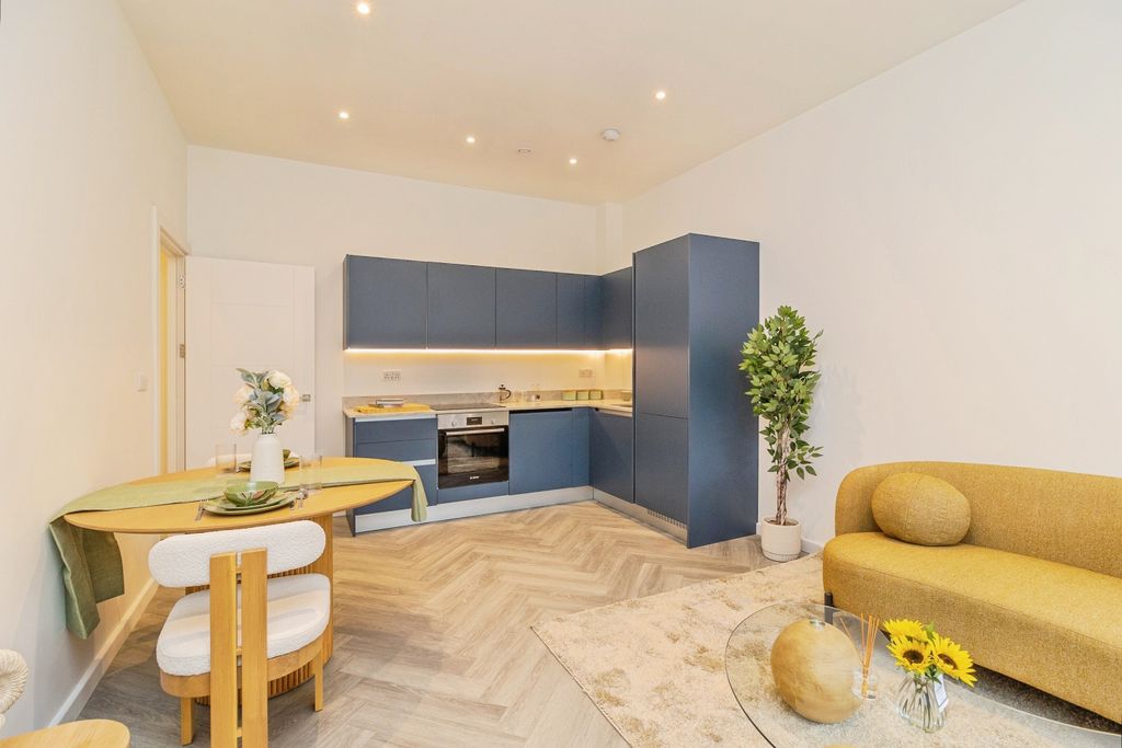 Additional image 6 of 2 bed flat for saleCaldecotte Lake Drive, Milton Keynes MK7