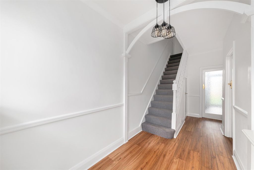 Additional image 2 of 3 bed property for saleLinks Avenue, Morden SM4