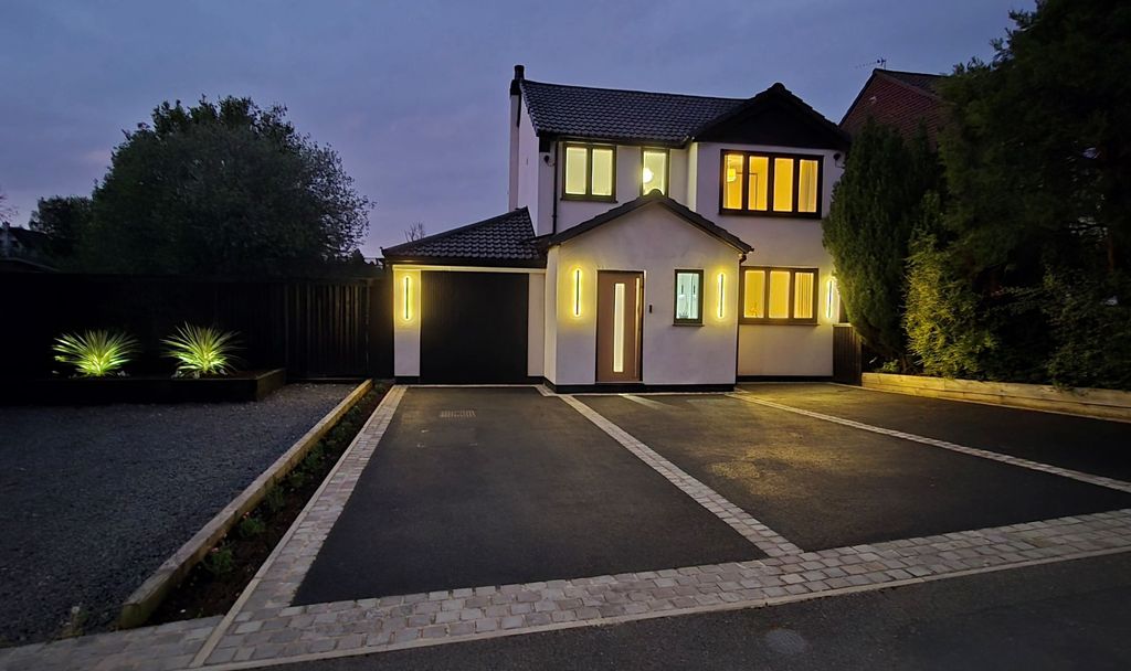 Additional image 30 of 4 bed property for saleChiltern Avenue, Macclesfield SK11