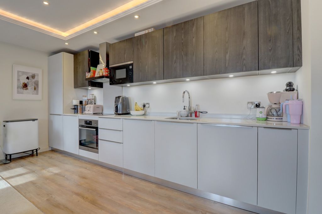 Additional image 10 of 1 bed flat for saleMalthouse Square, Princes Risborough, Buckinghamshire HP27
