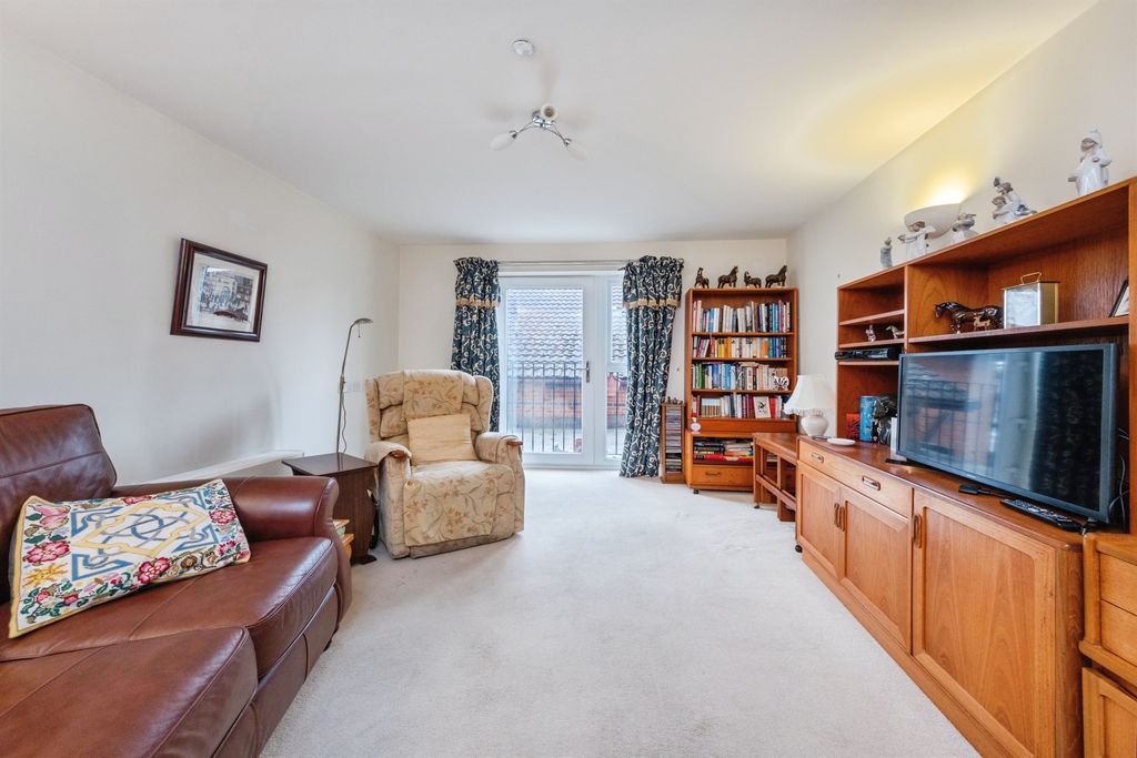 Additional image 3 of 2 bed flat for saleWestbury Lane, Newport Pagnell MK16