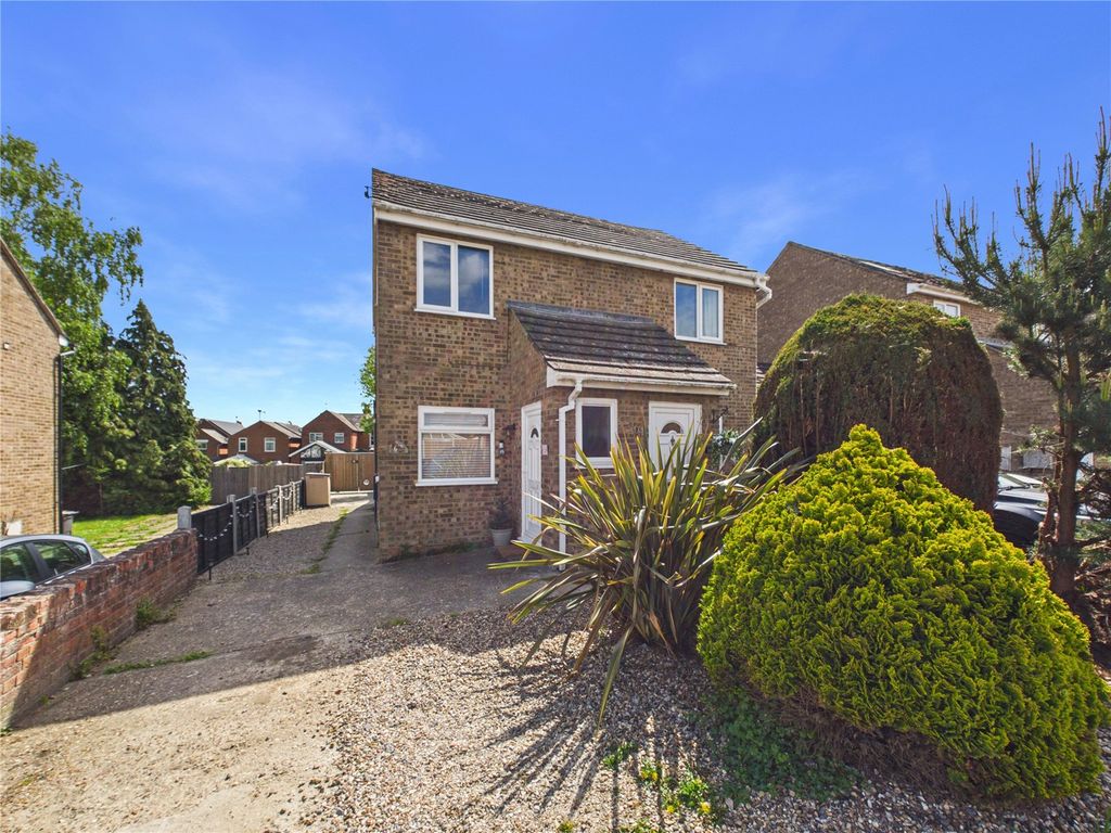 2 bed maisonette for saleQueensway, Lawford, Manningtree, Essex CO11