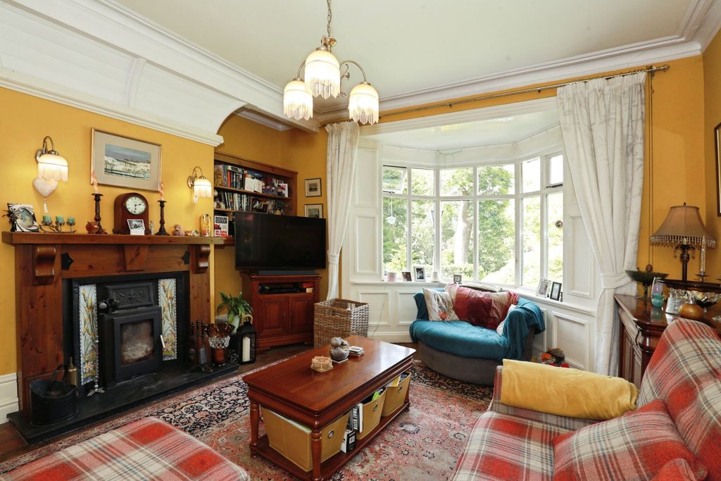 5 bed semi-detached house for saleCrewe Road, Nantwich CW5