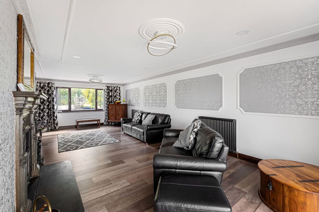 7 bed detached house for saleSt Cleer PL14 photo 5