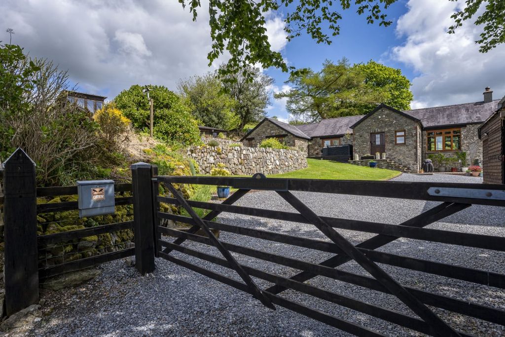 4 bed detached house for salePenyrheolwen, Talley, Llandeilo SA19