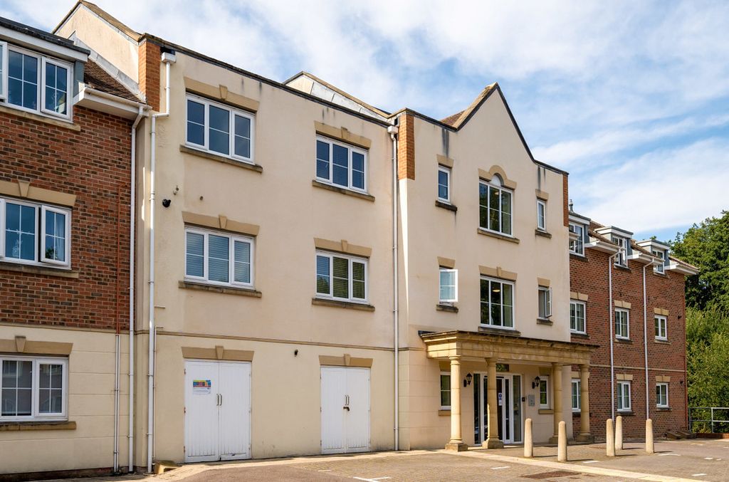 Additional image 15 of 2 bed flat for saleSpiro Close, Pulborough RH20
