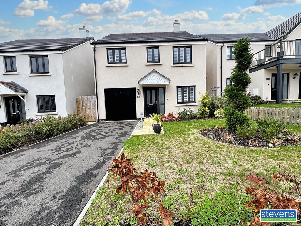3 bed detached house for saleFoxglove Court, North Tawton, Devon EX20