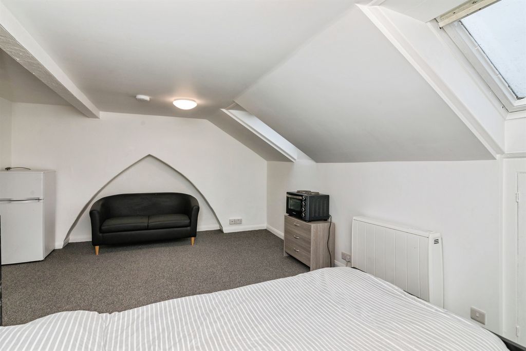 Studio for saleMilton Road East, Lowestoft NR32 photo 4