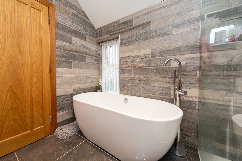 Additional image 18 of 4 bed detached house for saleRaby Park Road, Neston CH64