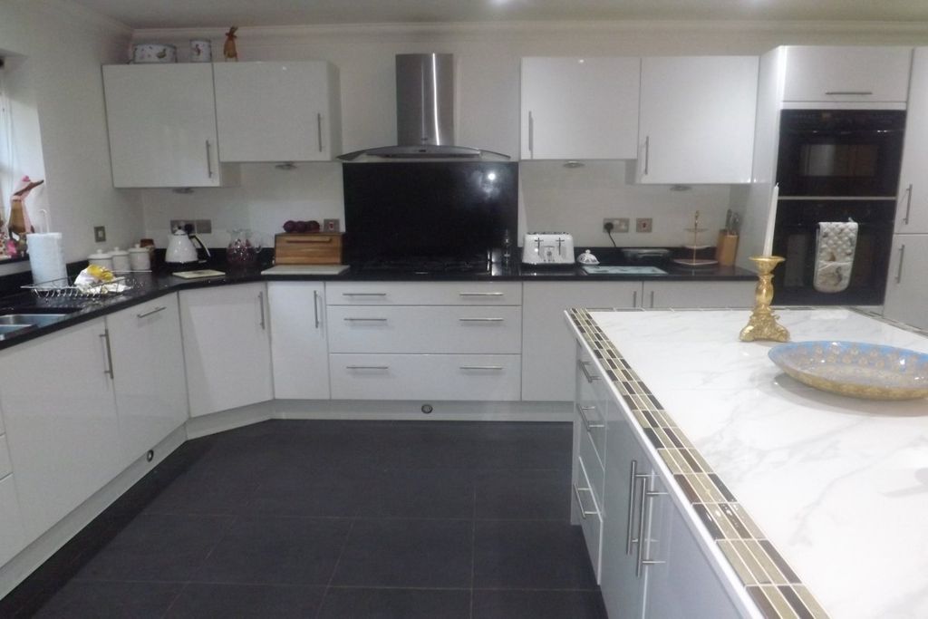 Additional image 2 of 5 bed detached house for saleCrow Hill Rise, Mansfield, Nottinghamshire NG19