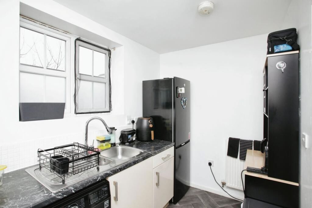 Additional image 3 of 2 bed flat for saleSilken Court, Nuneaton CV11