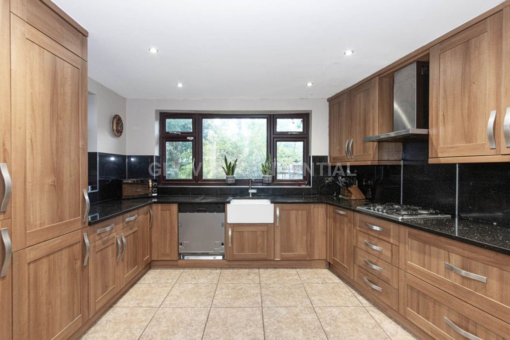 Additional image 6 of 3 bed semi-detached house for saleBeechcroft Avenue, New Malden KT3