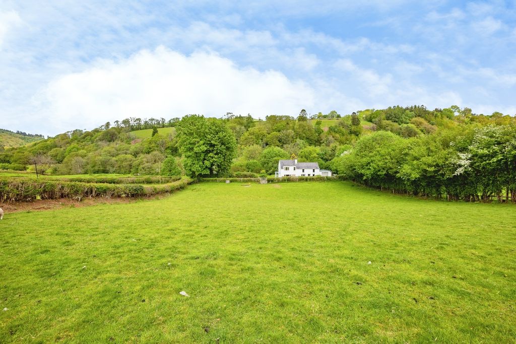 3 bed detached house for saleLlanddeusant, Llangadog, Carmarthenshire SA19