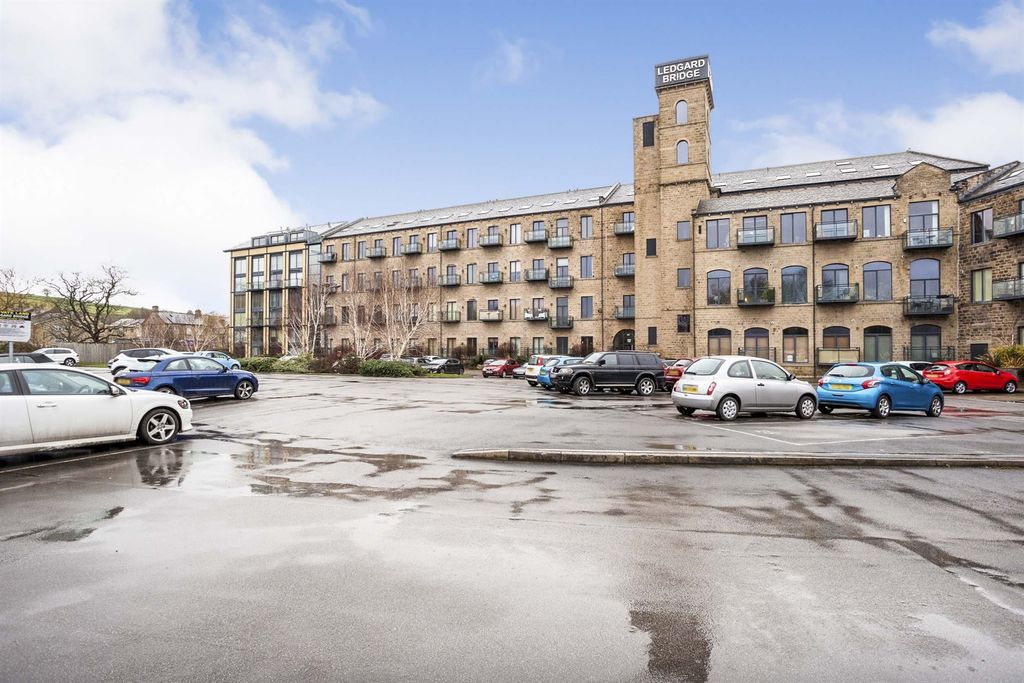 1 bed maisonette for saleLedgard Wharf, Mirfield WF14