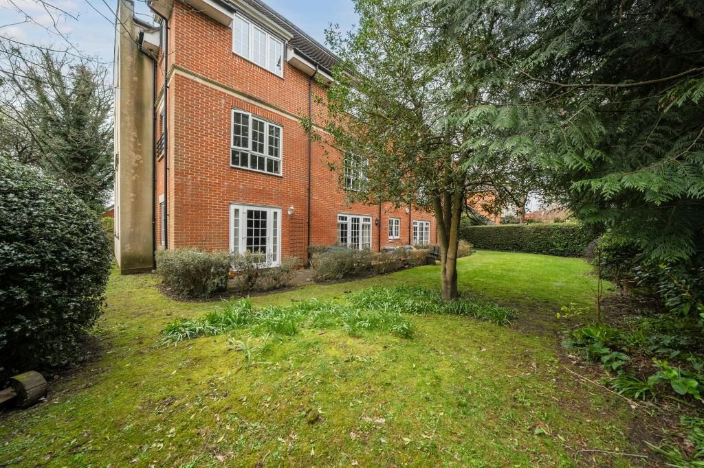 Additional image 2 of 2 bed flat for saleNewbury, Berkshire RG14