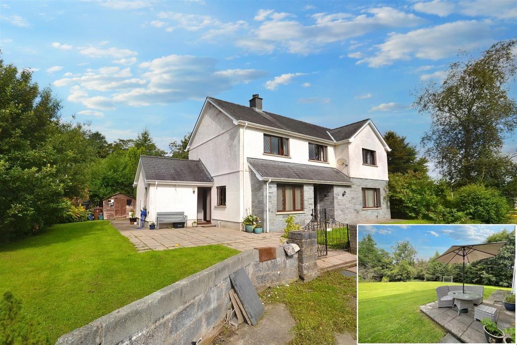 4 bed detached house for salePencader SA39