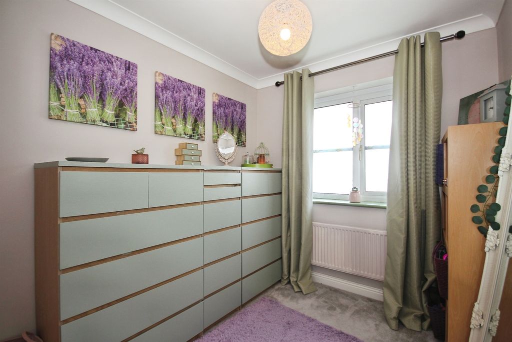 Additional image 12 of 5 bed detached house for saleMedley Grove, Whitnash, Leamington Spa CV31