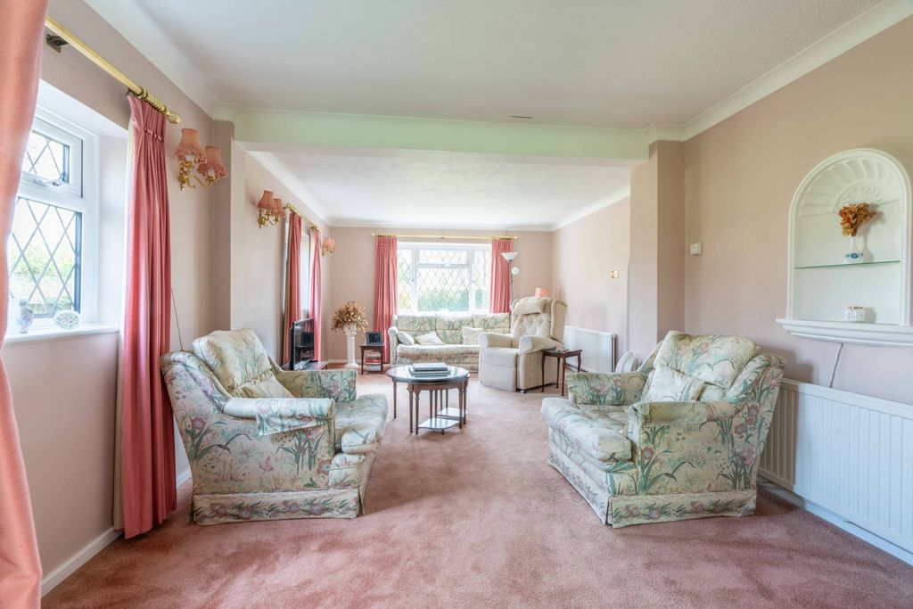 Additional image 9 of 4 bed detached house for saleOsborne Road, Potters Bar EN6