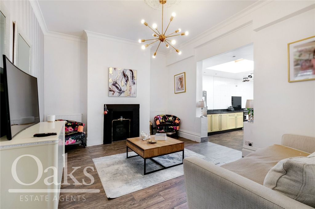 3 bed end terrace house for saleBond Road, Mitcham CR4