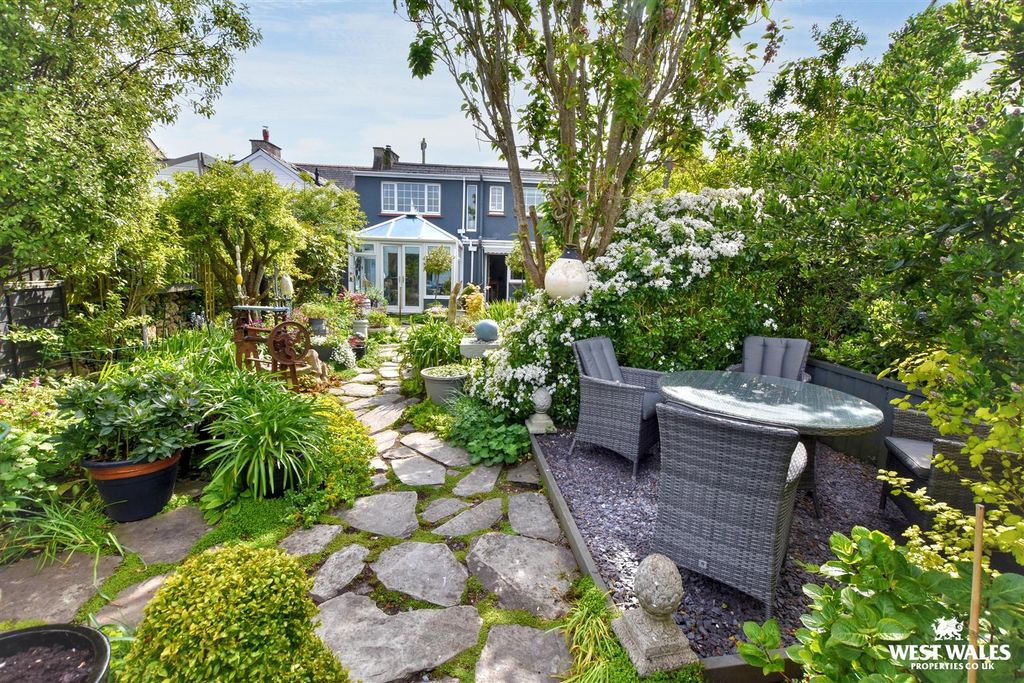 4 bed terraced house for saleEast Back, Pembroke SA71