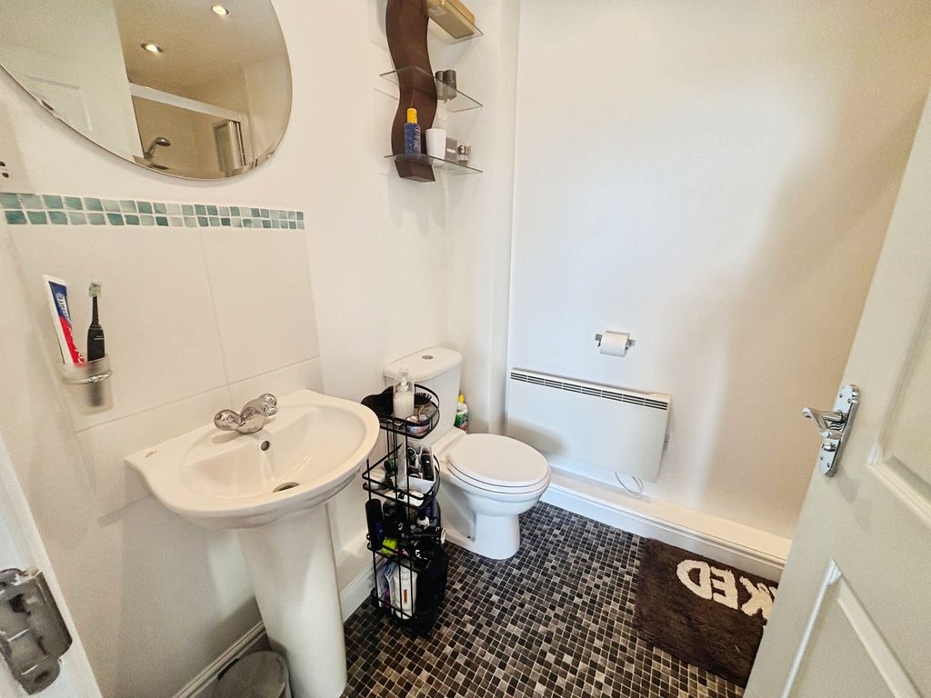 Additional image 6 of 2 bed flat for saleOlsen Rise, Lincoln LN2