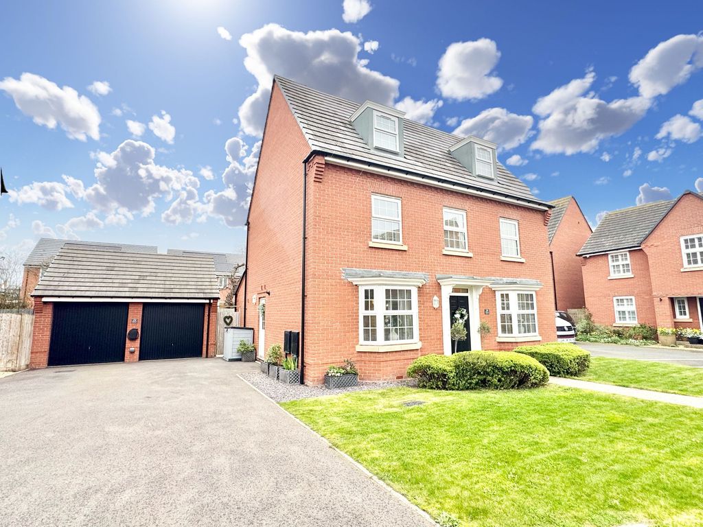 5 bed detached house for saleBlandford Way, Market Drayton TF9