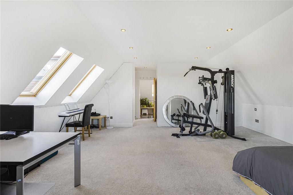 Additional image 21 of 5 bed detached house for saleWestwood Close, Potters Bar, Hertfordshire EN6