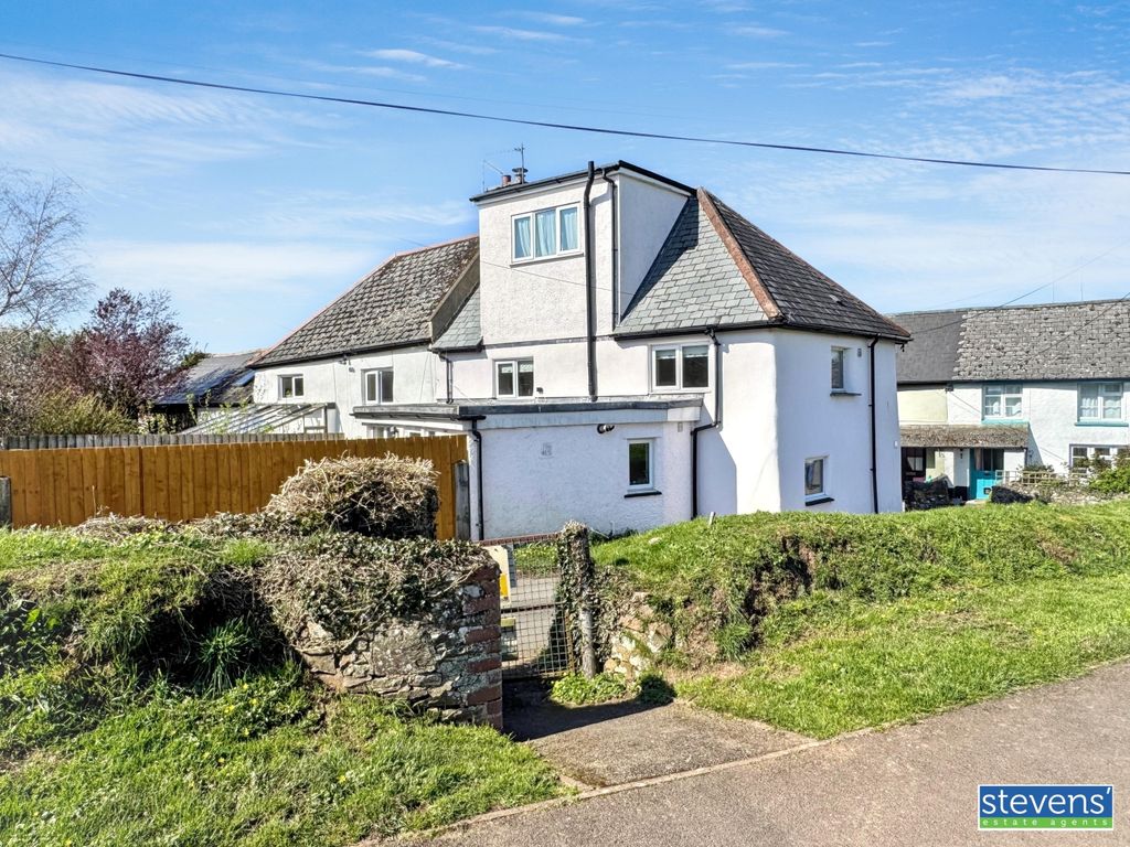 3 bed semi-detached house for saleBarton Street, North Tawton, Devon EX20