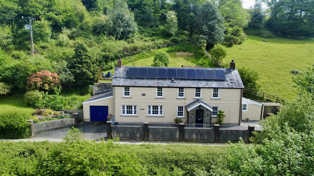 3 bed farm for saleCapel Dewi, Llandysul SA44
