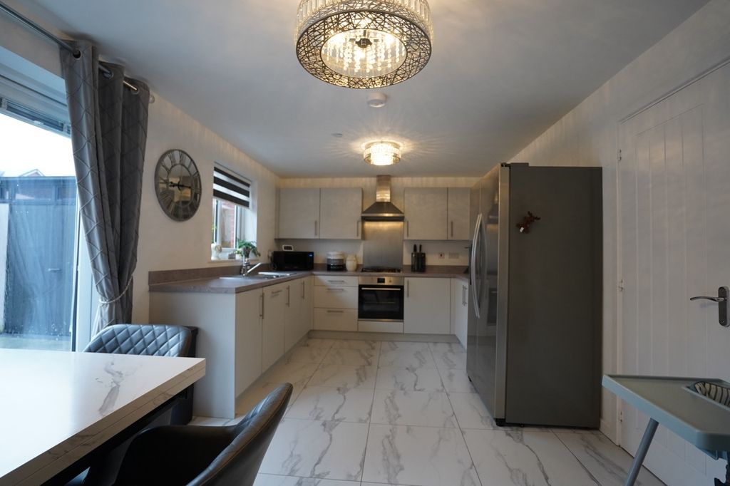 Additional image 5 of 4 bed detached house for saleHeol Y Gylfinir, Llanilid, Pontyclun CF72
