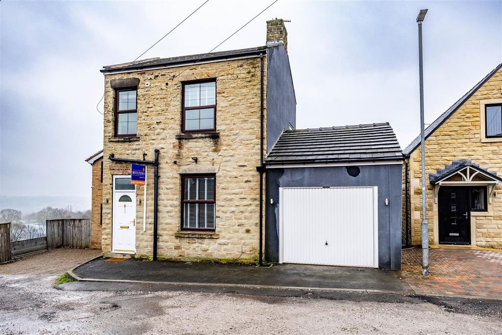 3 bed detached house for saleEcho Street, Roberttown, Liversedge WF15