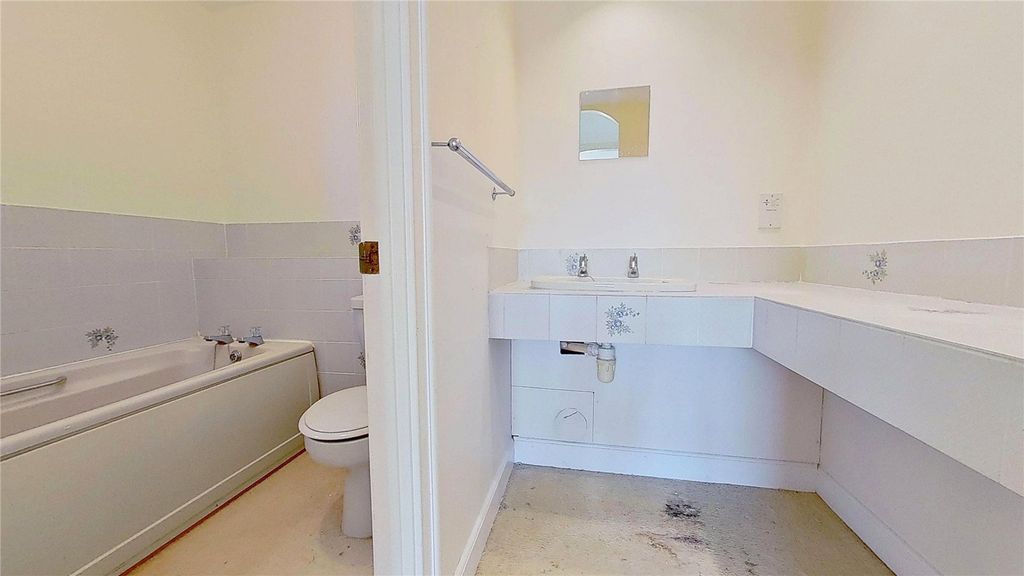 Additional image 13 of 2 bed flat for saleKings Court, Brighton Road, Lancing, West Sussex BN15