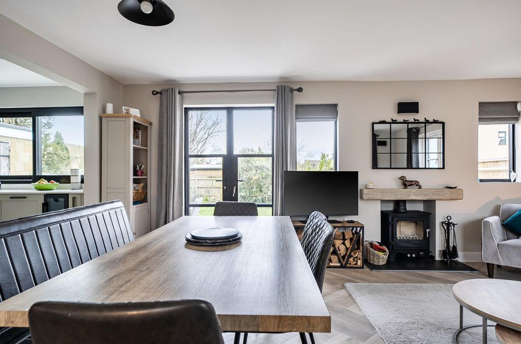 Additional image 5 of 2 bed bungalow for saleKingsmead, Lechlade, Gloucestershire GL7