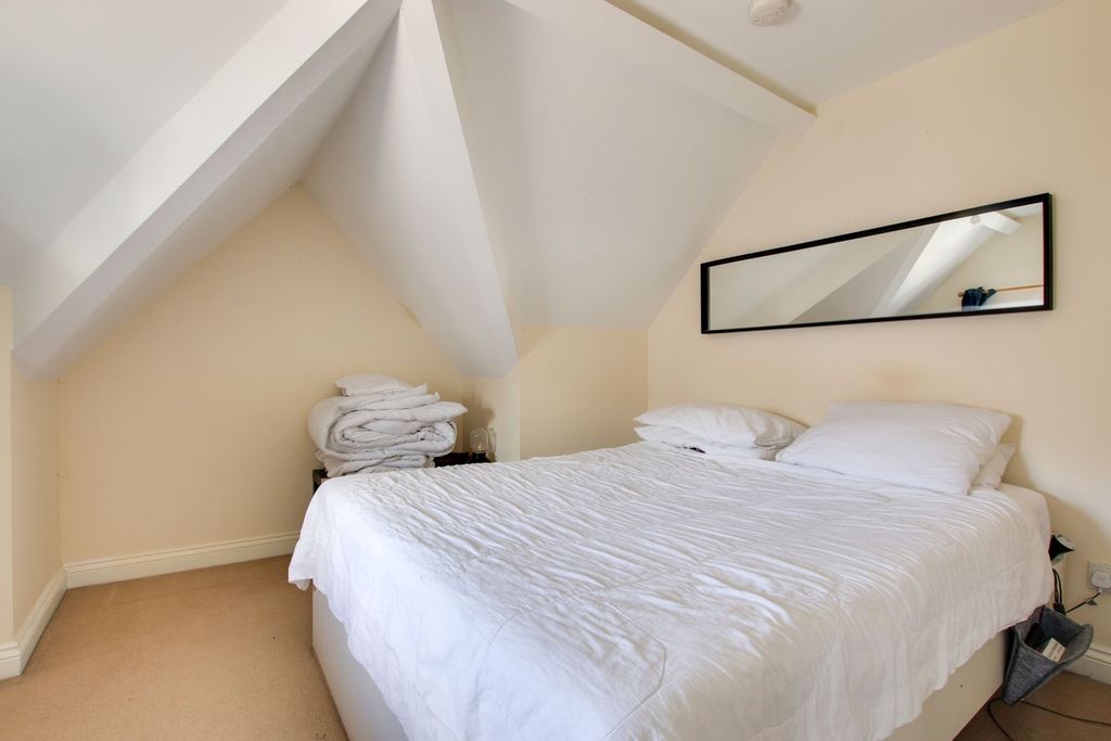Additional image 8 of 3 bed maisonette for saleGrove Road, Lymington SO41