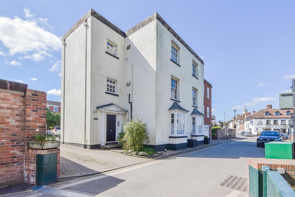2 bed flat for saleWaterside, Upton Upon Severn, Worcester WR8