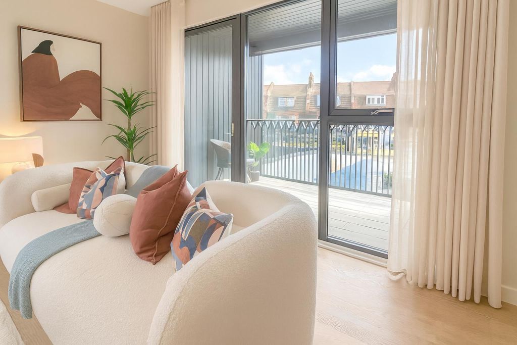 Additional image 3 of 2 bed flat for saleSterling Place, Burlington Road, London KT3