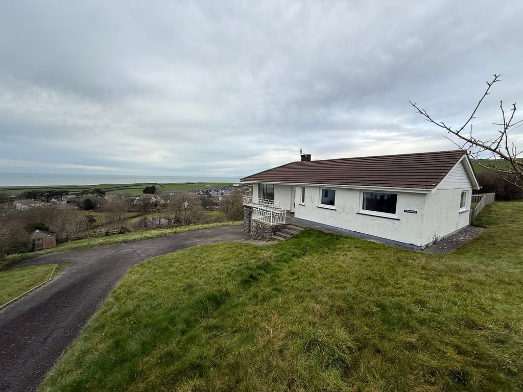 4 bed bungalow for saleLlanon, Near Aberaeron SY23