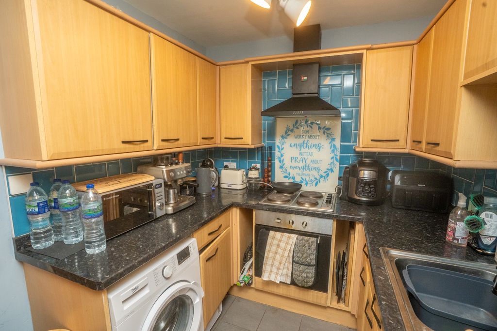 Additional image 5 of 2 bed flat for saleMayfair Court, Prenton CH43