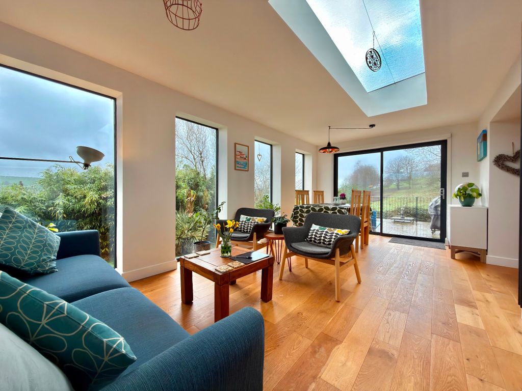 4 bed detached house for saleThe Crescent, Mitcheldean GL17 photo 2