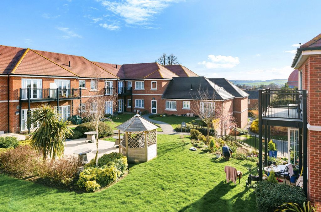 Additional image 10 of 2 bed flat for saleThe Retreat, Princes Risborough HP27