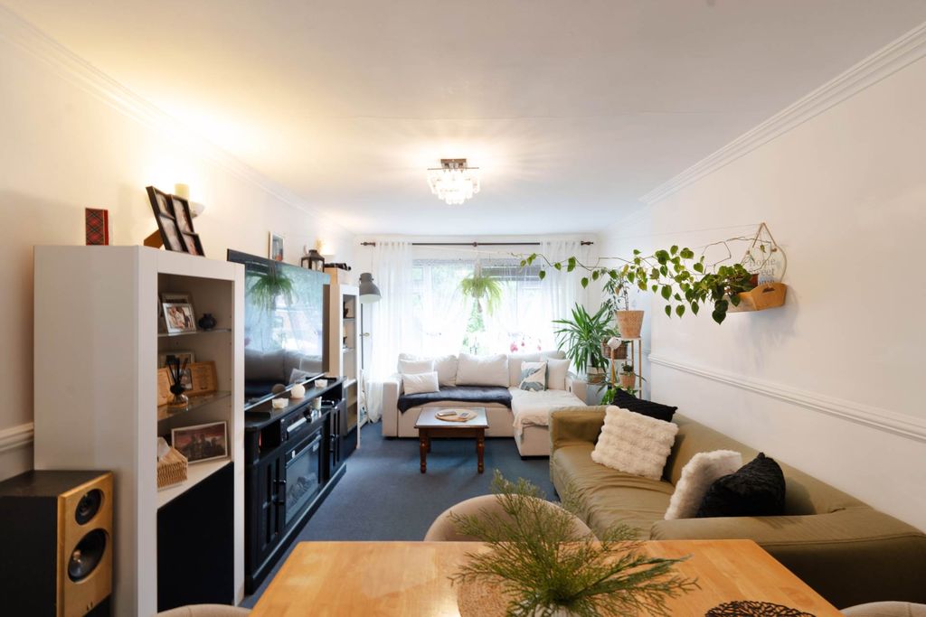 Additional image 3 of 2 bed maisonette for saleSussex Close, New Malden KT3