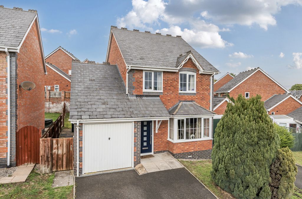 3 bed detached house for saleLlwyn Perthi, Arddleen, Llanymynech, Powys SY22