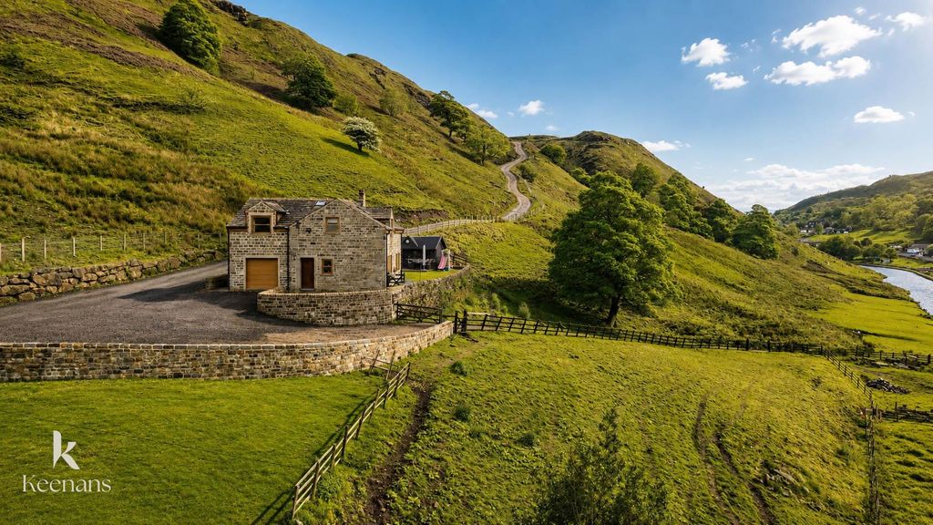 4 bed farmhouse for saleLong Lees Farm Cottage, Todmorden Road, Littleborough OL14