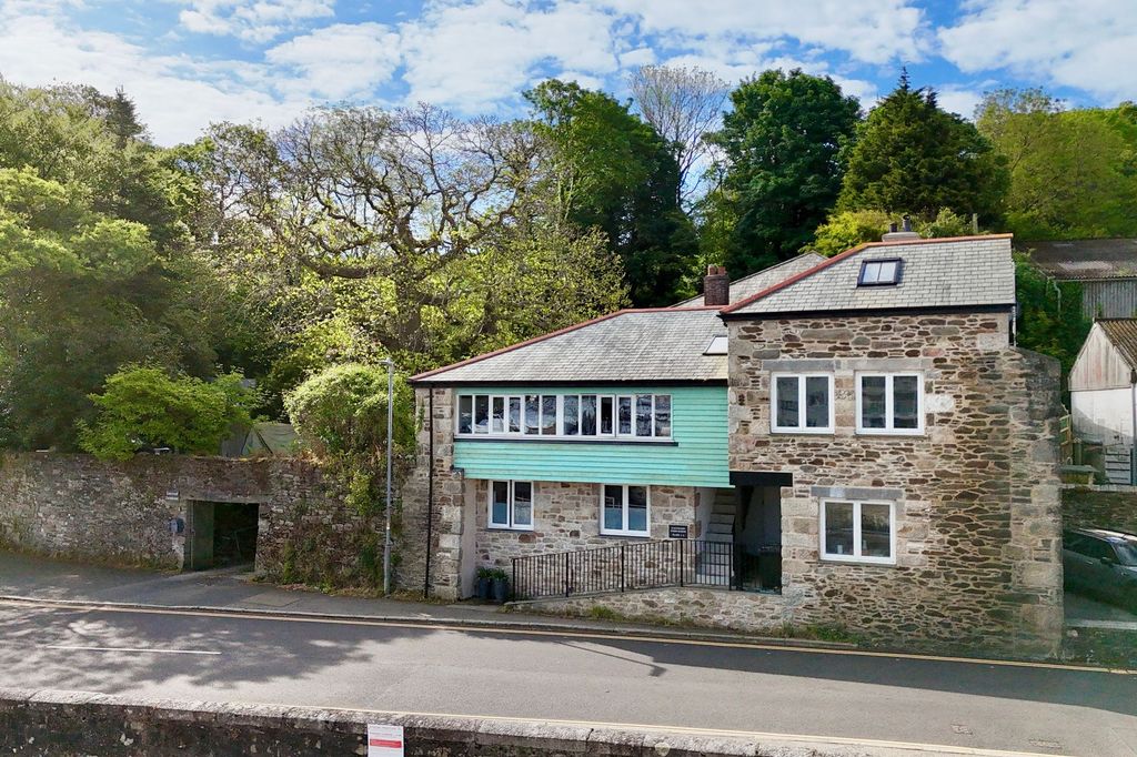 1 bed flat for saleEastwood Road, Eastwood Farm Barns Eastwood Road TR10