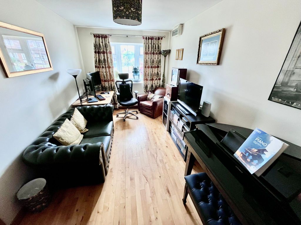 Additional image 5 of 5 bed detached house for saleDulwich Close, Newport Pagnell MK16