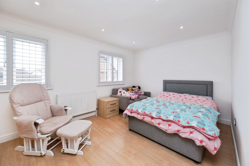 Additional image 15 of 4 bed detached house for saleTabard Gardens, Newport Pagnell MK16