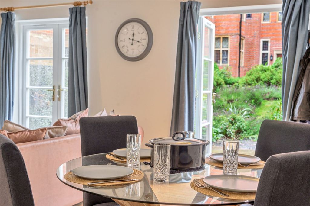 Additional image 11 of 2 bed flat for saleKings Drive, Midhurst GU29
